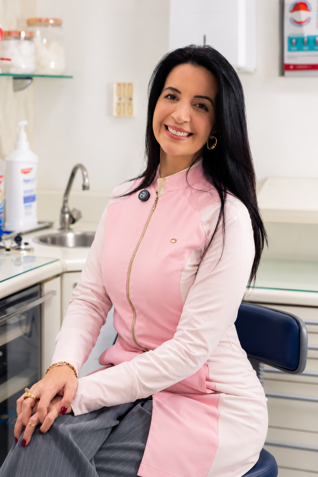 Profissional da AD Odontologia e Estética no consultório
